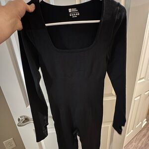 cute jumpsuit! Tight and ribbed material